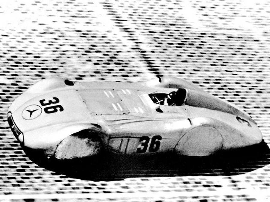  Mercedes-Benz Avus Stromlinie 1937 года  (фото 2 из 2)